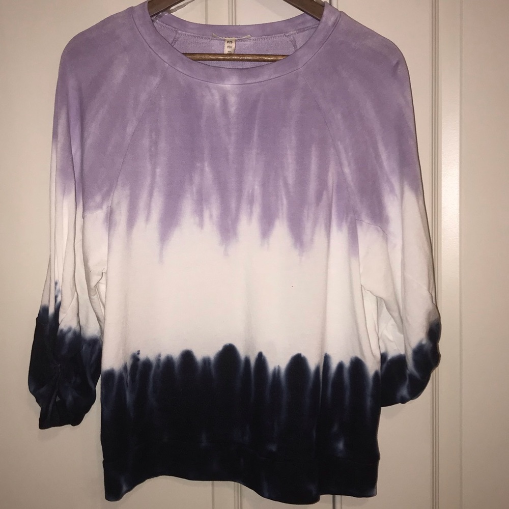 🌴3/$20 Como Blu tie-dye Lightweight sweater top